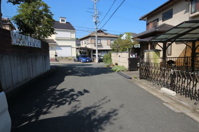 【前面道路含む現地写真】 | 大津市仰木の里６丁目12-5　中古戸建