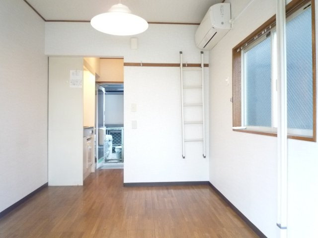 サワハイム所沢の洋室|同タイプ間取りの写真を使用。