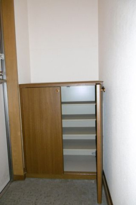 【玄関】 | ハイセレールセレブA | シンプルで使いやすい玄関です　シューズボックス