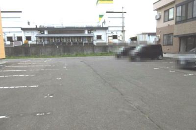 【駐車場】 | ハイセレールセレブA | 車をお持ちの方に嬉しい駐車場付きの物件です