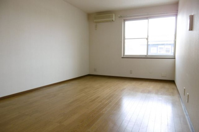 【居間・リビング】 | ハイセレールセレブA | ゆったり過ごせる居間です