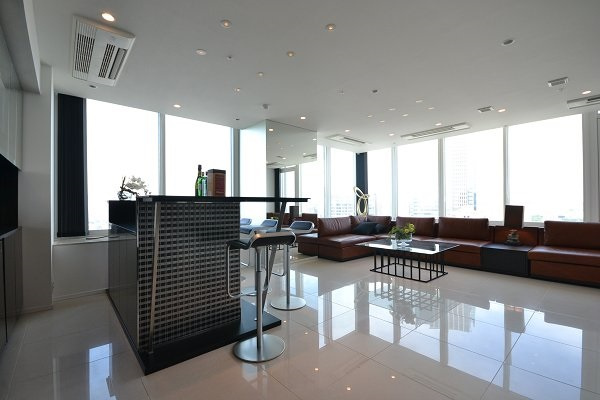 港区六本木３丁目の賃貸マンションの居間・リビング