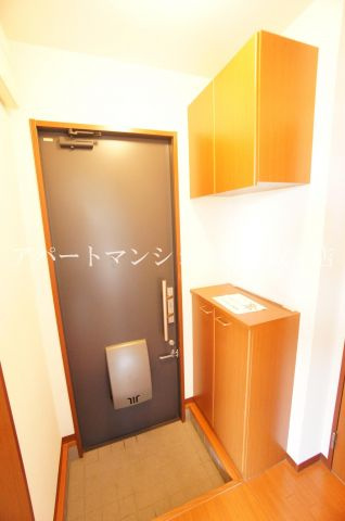 メイハウスの玄関