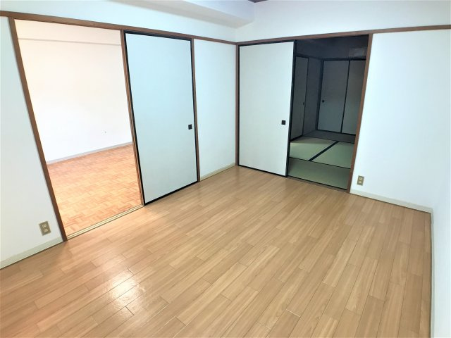 メゾン島田の洋室