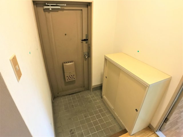 メゾン島田の玄関