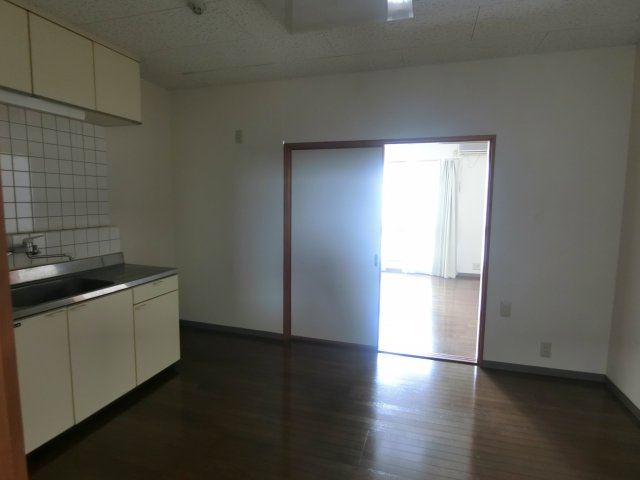 スカイハイツの居間・リビング