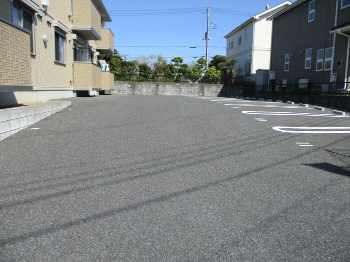 クレシアの駐車場