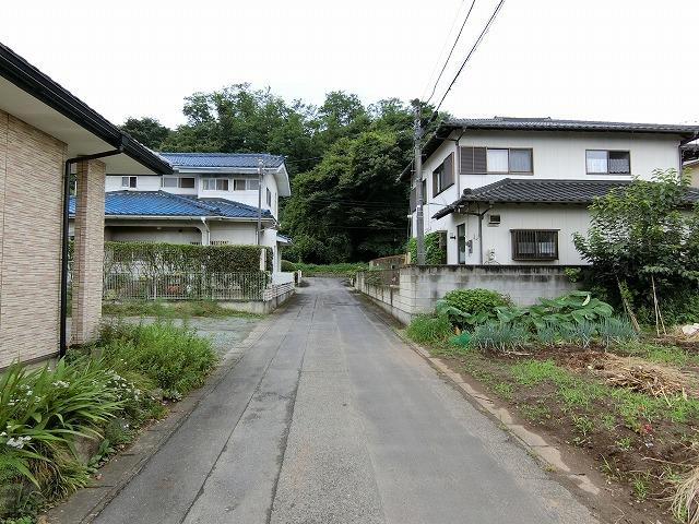 高崎市吉井町小串売土地 54.14坪の前面道路含む現地写真