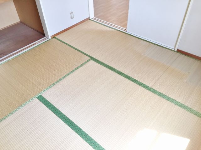 東金マリンコーポの和室