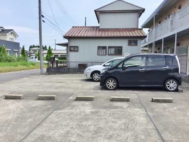 東金マリンコーポの駐車場