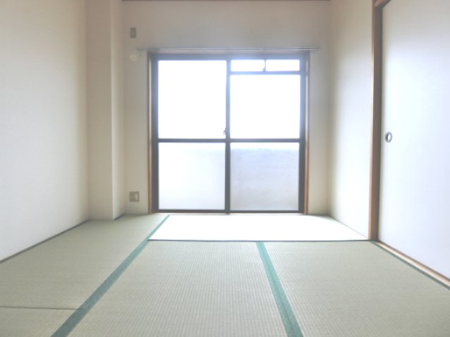 メゾン宮阪の和室