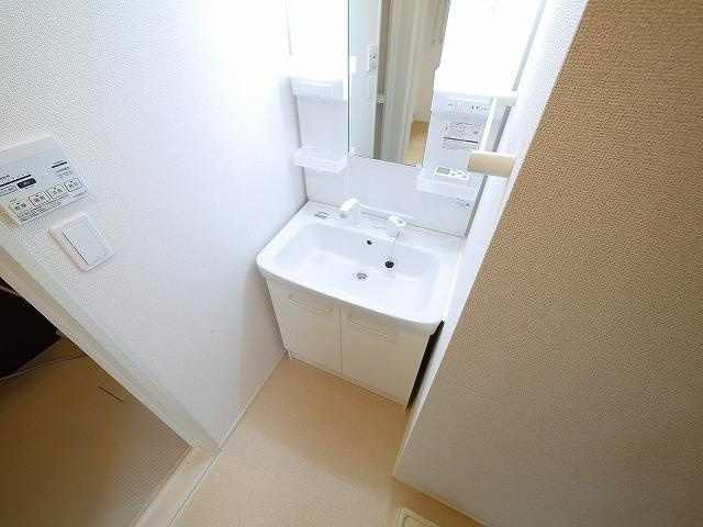 ステラの洗面所|機能的な洗髪洗面化粧台です
