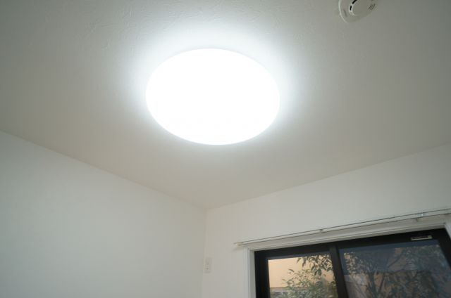 ONLYONE宝塚山本Ⅰの設備|照明ついてます