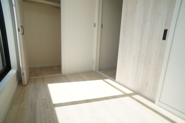 ONLYONE宝塚山本Ⅰの寝室|南側の日当たりのいいお部屋です