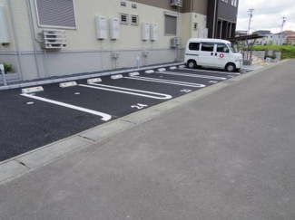 【駐車場】