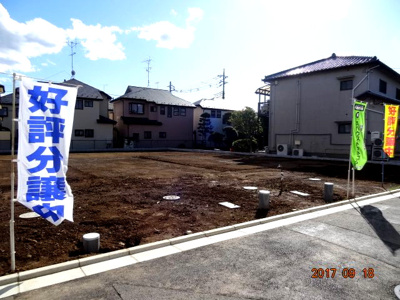 【前面道路含む現地写真】 | さいたま市緑区三室　売地広々42坪以上　全4区画 | こちらの住宅用地は周囲も環境も整っており、住まいの環境として一押しです♪日当たりのいい閑静な住宅地は、誰もが憧れる理想の住まいではないでしょうか♪
