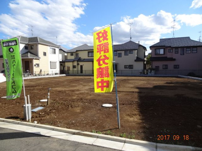 【前面道路含む現地写真】 | さいたま市緑区三室　売地広々42坪以上　全4区画