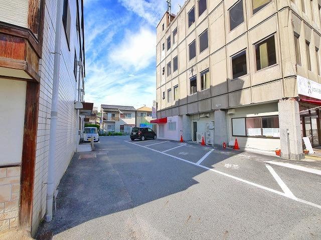 一條館の駐車場