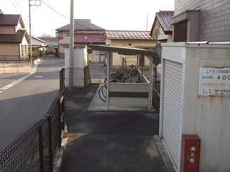 【駐車場】 | 『カーサラポーティー 』