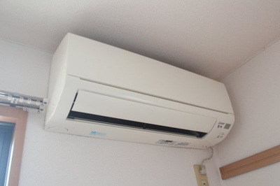 【設備】 | レジデンス・ノヴァB | 寝室にあるエアコンです