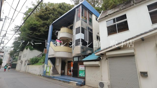 山中屋ビルの外観