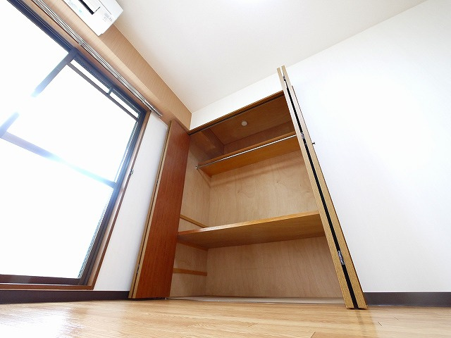 メゾンパレス新大宮の収納|大きなものも収納できそうです