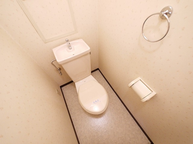 メゾンパレス新大宮のトイレ|清潔感のあるトイレです
