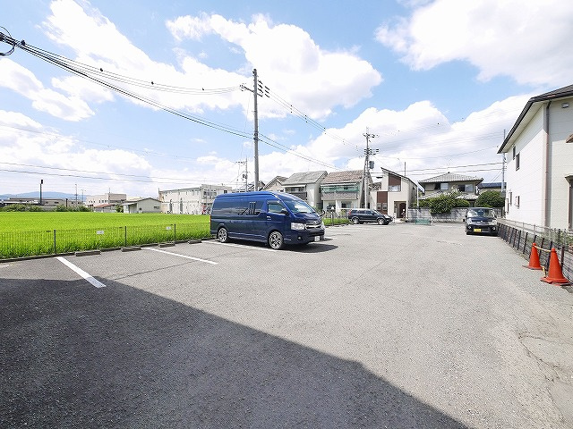 コーポＮＫの駐車場|カースペースがあります