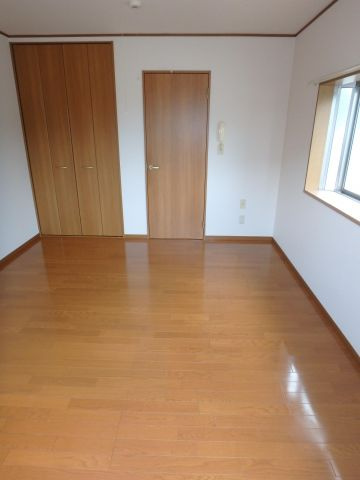 鶴ヶ島市脚折町１丁目のアパートの洋室