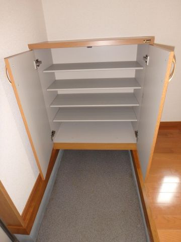 鶴ヶ島市脚折町１丁目のアパートの収納