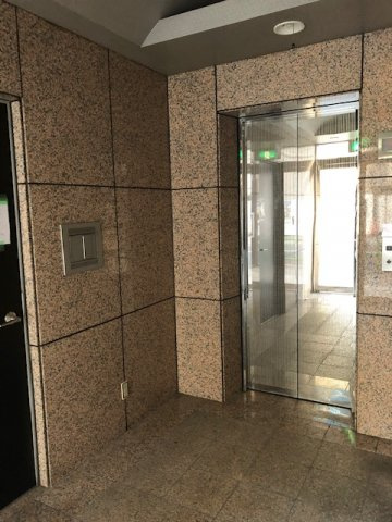 カワジリビル八丁堀のロビー