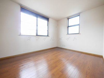 【洋室】 | ラルジュ・アイ