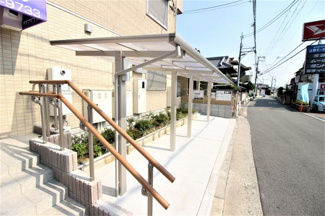 【その他共用部分】 | 屋根付き駐輪場