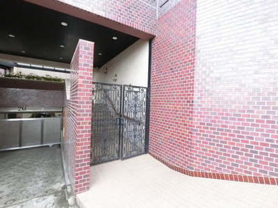 【エントランス】 | ネオハイツヴェルビュ | 都営浅草線「西馬込」駅徒歩15分！座れる事が多い始発駅につき通勤・通学に便利！