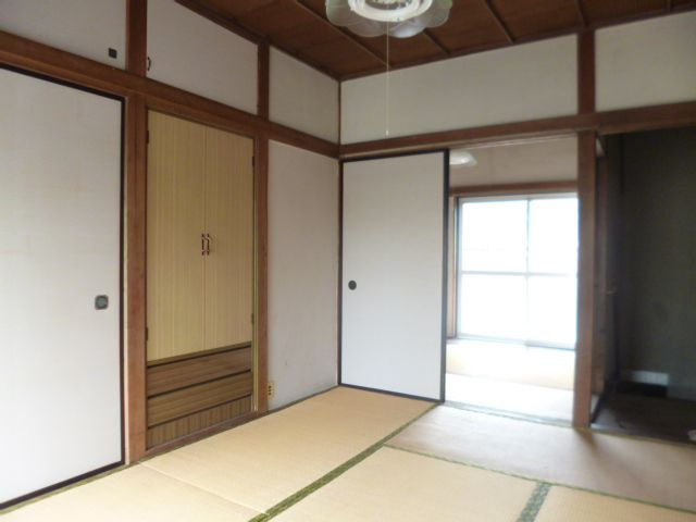 東村山市栄町３丁目の住宅付店舗一部の和室