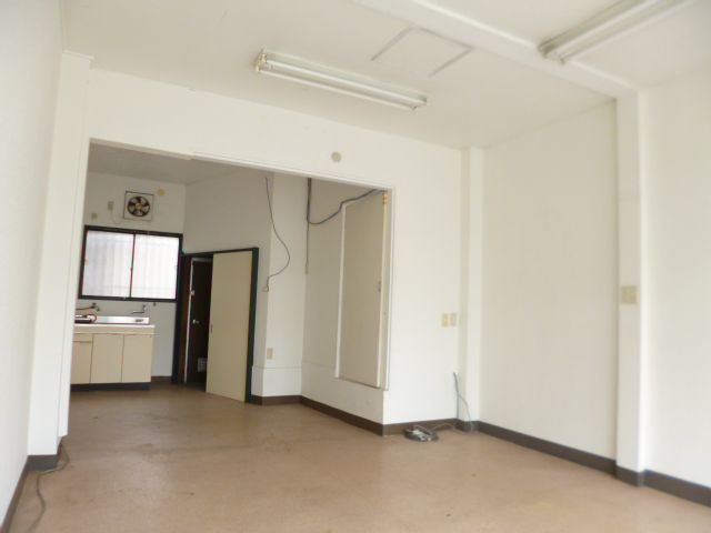 東村山市栄町３丁目の住宅付店舗一部の内装