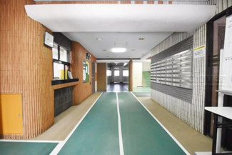 【エントランス】 | エントランスホール（大規模修繕工事中）