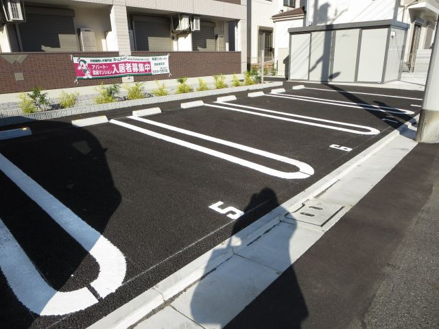 クリンゲル バウム カーの駐車場
