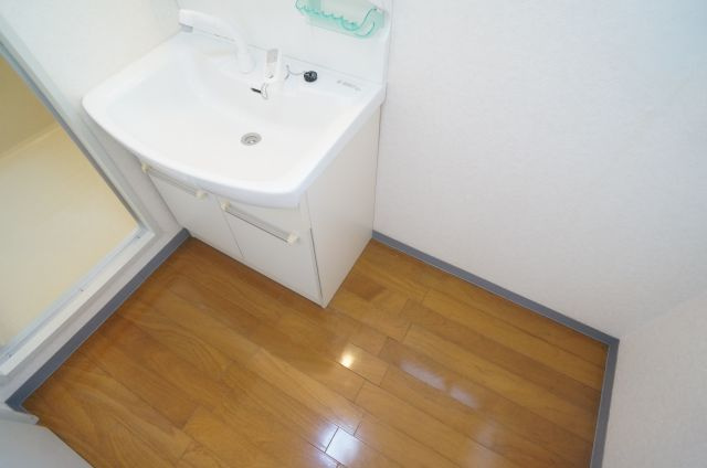 グローバル伊丹の洗面所