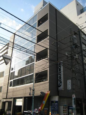 ヤマナシビルの外観