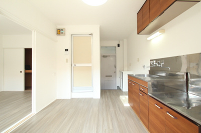 【居間・リビング】 | 新鹿沼ロイヤルマンション | ゆったり過ごせる居間です