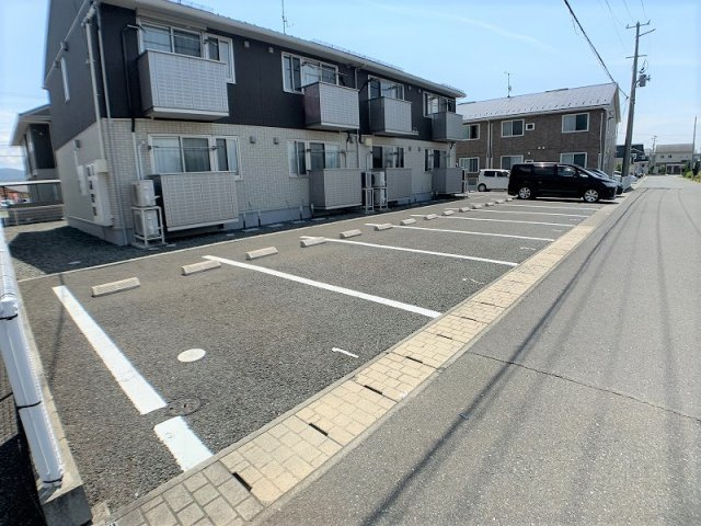 カレンデュラの駐車場