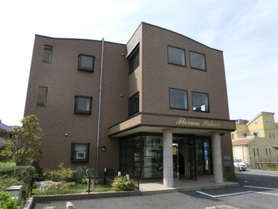 【外観】 | フローラムパレス | フローラムパレス　鉄骨造３階建