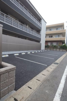 【駐車場】 | 駐車場も目の前にご用意しました。