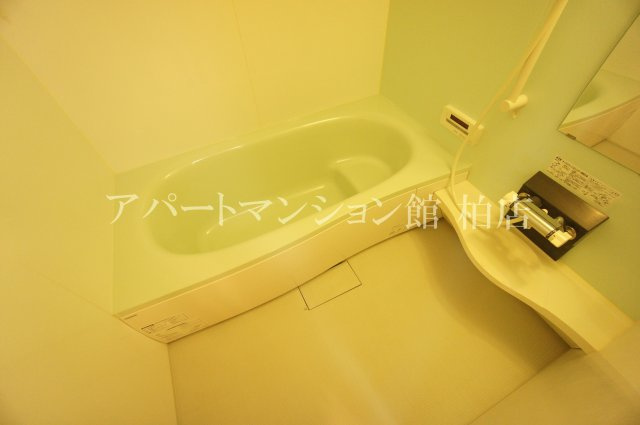 プラシデス　Ａ棟の浴室|★広めの一坪バス
