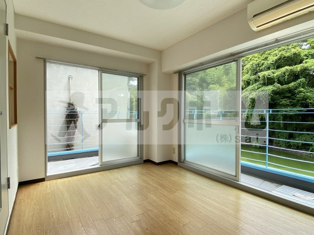 ツインツリーの居間・リビング