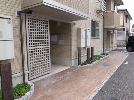 ラ・ポルトAのエントランス|落ち着いたエントランスです