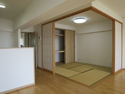 【居間・リビング】 | 烏山南住宅1号棟 | ゆったりとしたリビングです