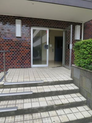 【エントランス】 | 烏山南住宅1号棟 | エントランスです