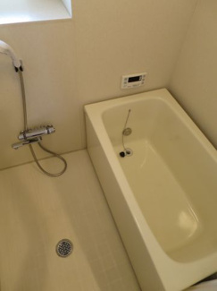 【浴室】 | 烏山南住宅1号棟 | コンパクトで使いやすいお風呂です